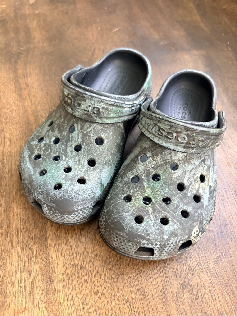 CROCS Kids' Classic Clog in Camouflage Green Realtree